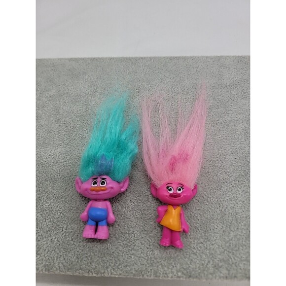 DreamWorks Hasbro Minutures Trolls Lot of 2 Dolls 1.5" Not Included The Hair - Picture 1 of 11